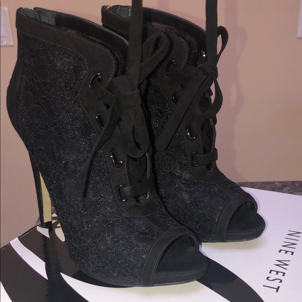 Nine West lace booties! In excellent condition!